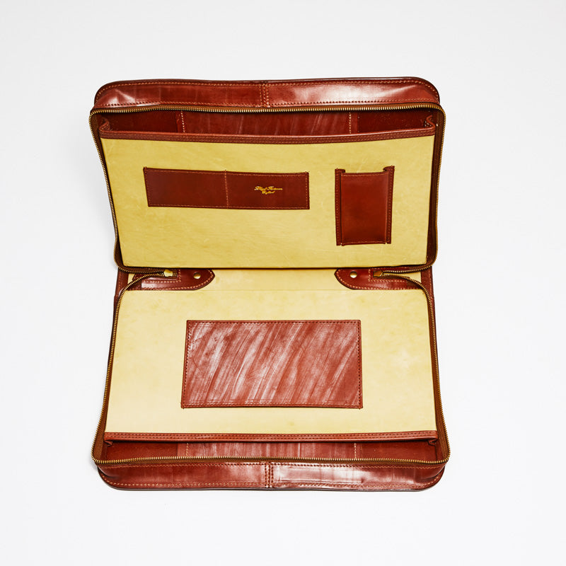 Flat Handle Folio Case Newmarket